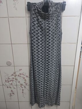 Black & White Zigzag Maxi Dress